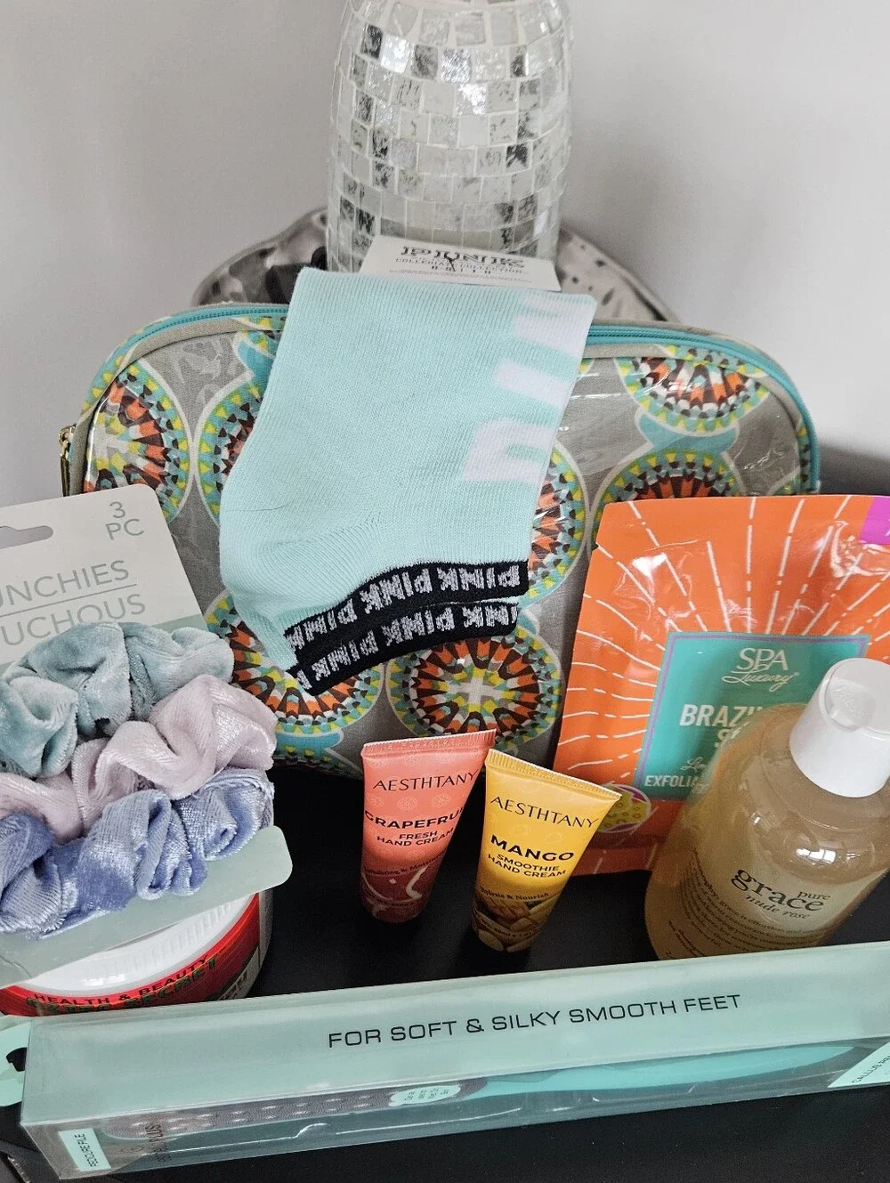 9 Piece Gift Set, NEW